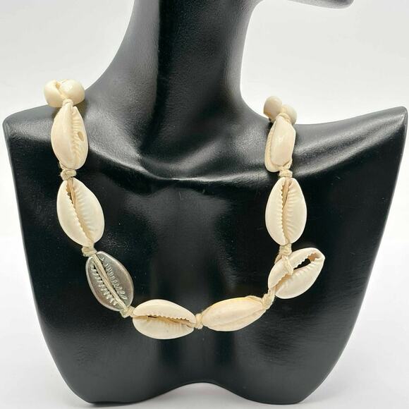 Cream Cowrie Shell Necklace - Picture 1 of 3